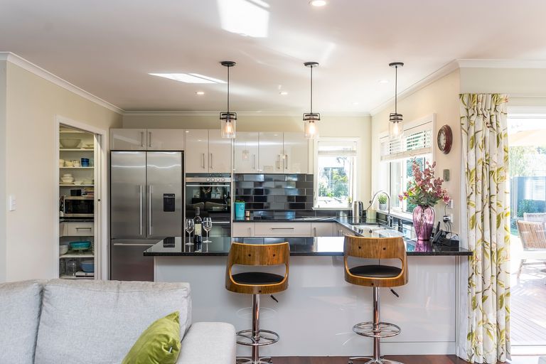 Photo of property in 1 Madison Street, Carterton, 5713