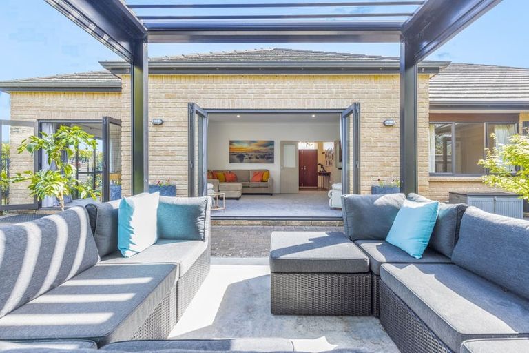 Photo of property in 2 Georgia Grove, Paraparaumu, 5032