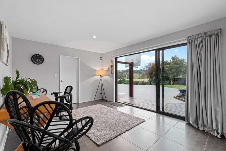 Photo of property in 499 Shelly Beach Road, South Head, Helensville, 0874