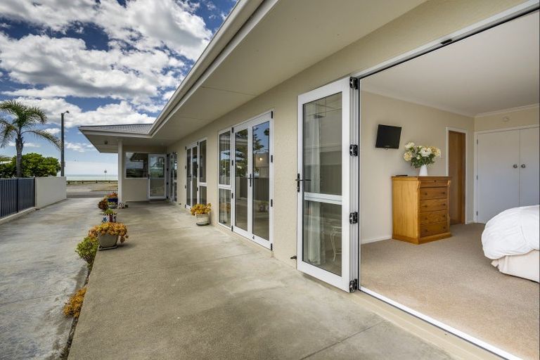 Photo of property in 18 The Esplanade, Westshore, Napier, 4110