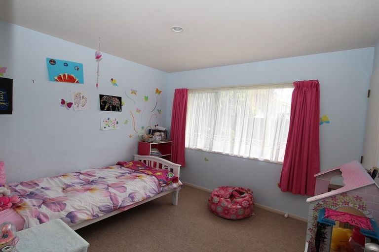 Photo of property in 16 Rebecca Rise, Weymouth, Auckland, 2103