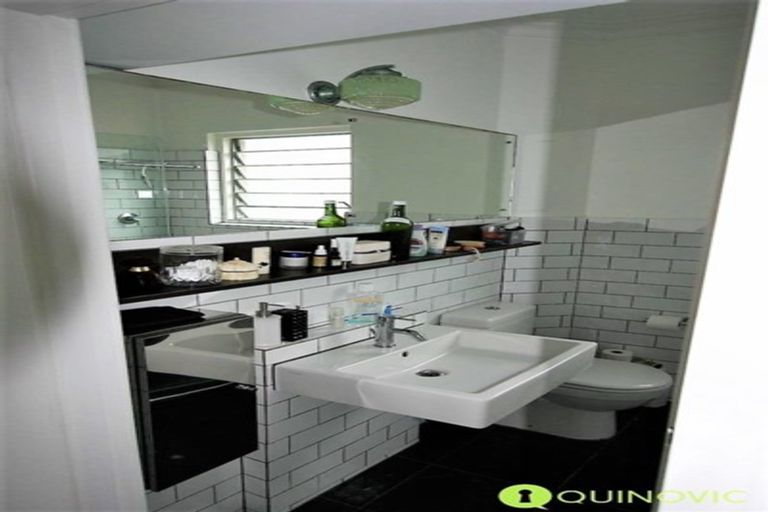 Photo of property in Illawarra Flats, 11/6 Brighton Road, Parnell, Auckland, 1052