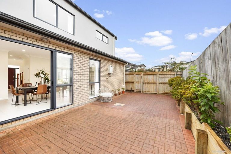 Photo of property in 1 Askerne Drive, Flat Bush, Auckland, 2016