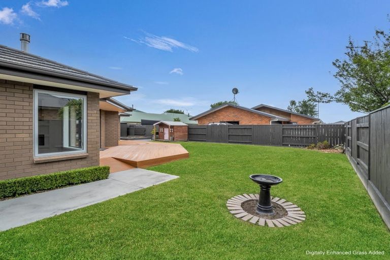 Photo of property in 3 Crabapple Close, Milson, Palmerston North, 4414