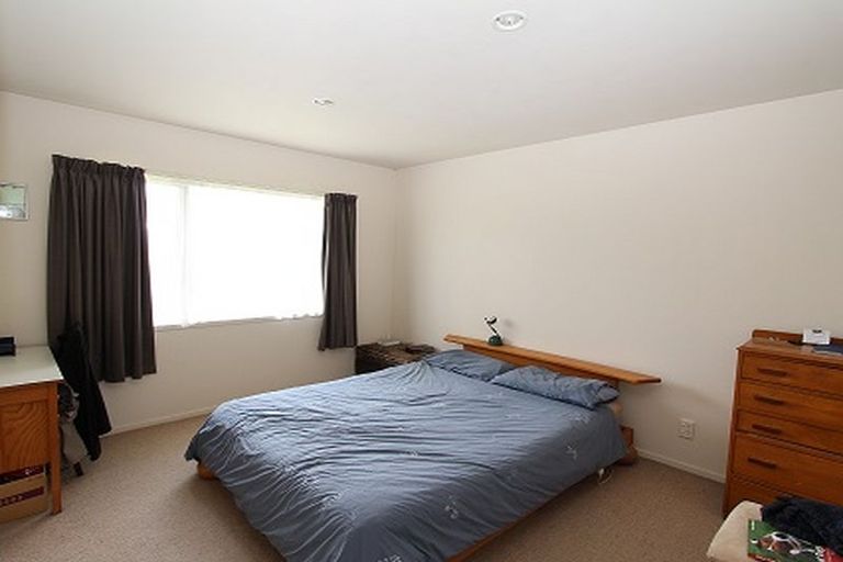 Photo of property in 16 Rebecca Rise, Weymouth, Auckland, 2103