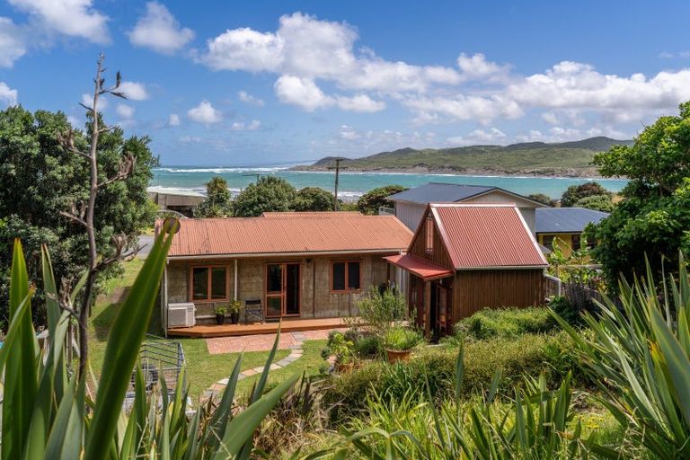 Photo of property in 141 Riria Kereopa Memorial Drive, Raglan, 3297