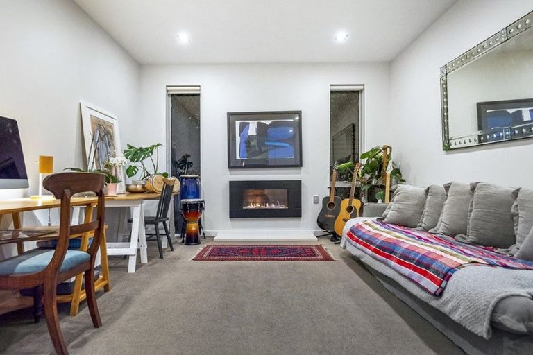 Photo of property in 15 Waitemata Road, Hauraki, Auckland, 0622