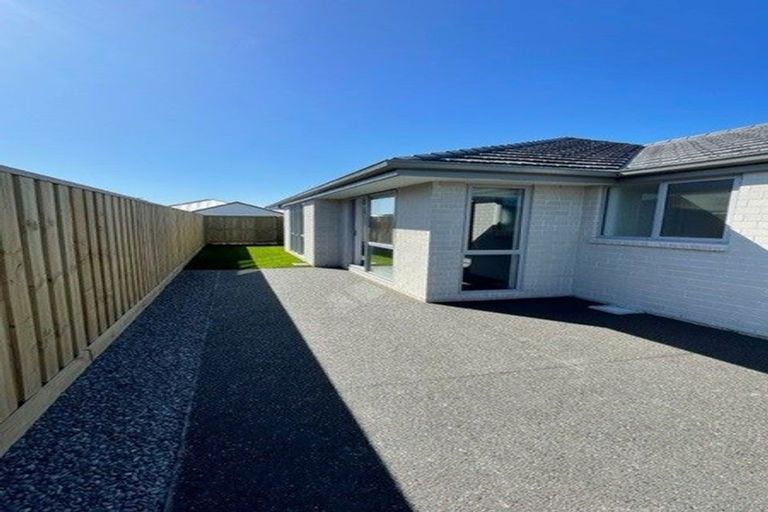 Photo of property in 28 Te Kanawa Lane, Rolleston, 7615