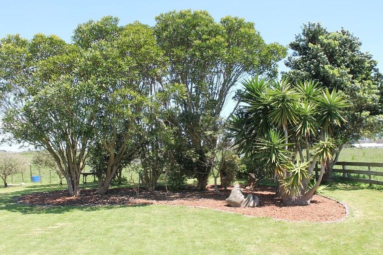 Photo of property in 787 Main North Road, Motunui, Waitara, 4383