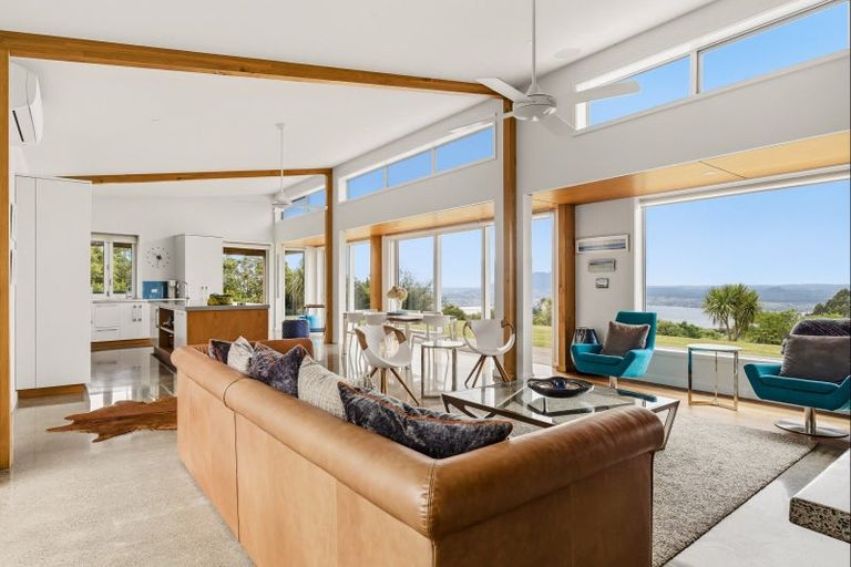 Photo of property in 127 Highland Drive, Acacia Bay, Taupo, 3385
