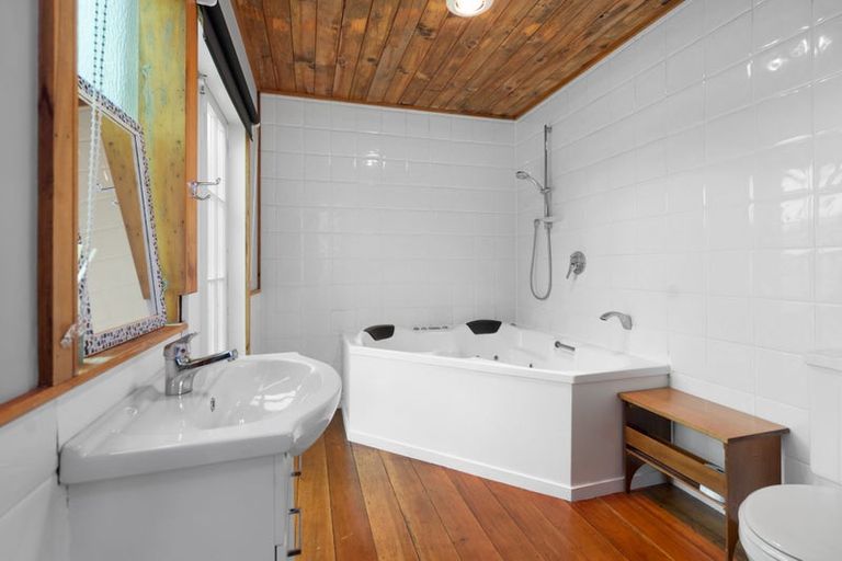 Photo of property in 18 Waro Drive, Hikurangi, 0114