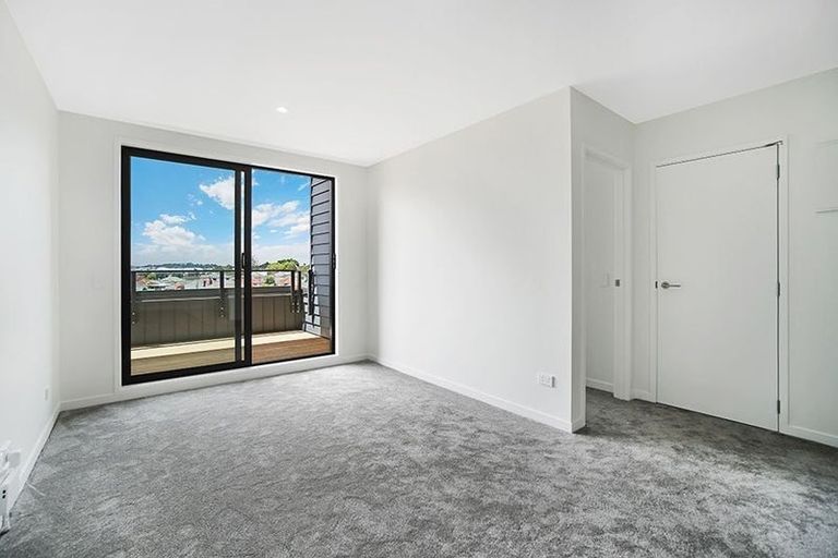 Photo of property in 8 Gray Avenue, Mangere East, Auckland, 2024