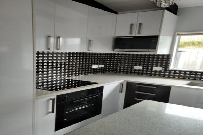 Photo of property in 57c Kamara Road, Glen Eden, Auckland, 0602