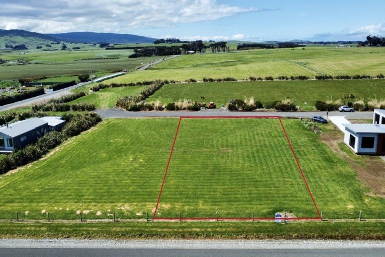 Photo of property in 5 Tamatea Street, Pahia, Riverton, 9881