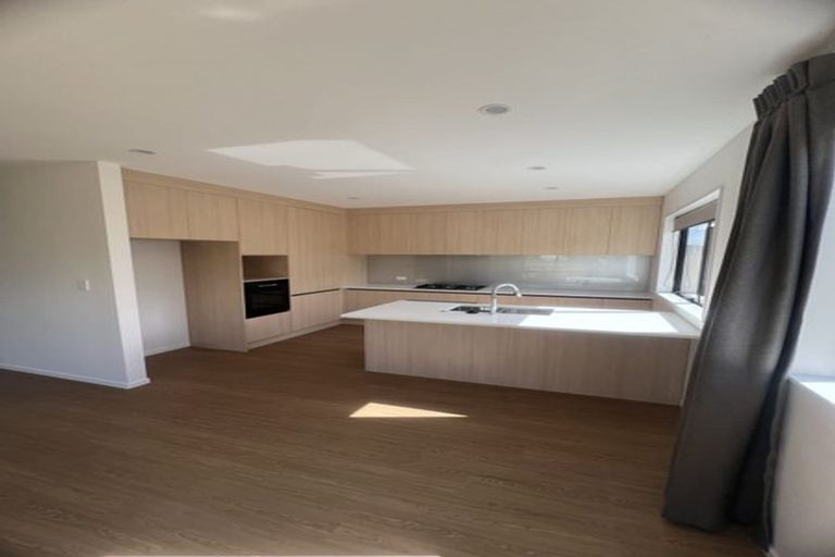 Photo of property in 166a Ransom Smyth Drive, Goodwood Heights, Auckland, 2105