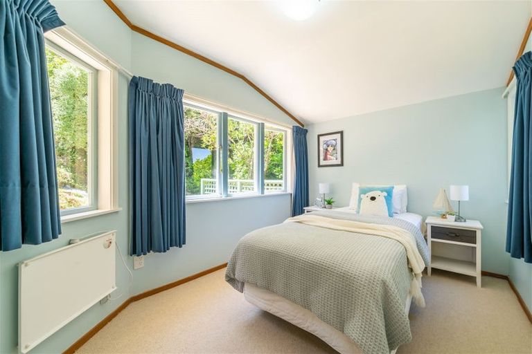 Photo of property in 11 Reserve Road, Plimmerton, Porirua, 5026