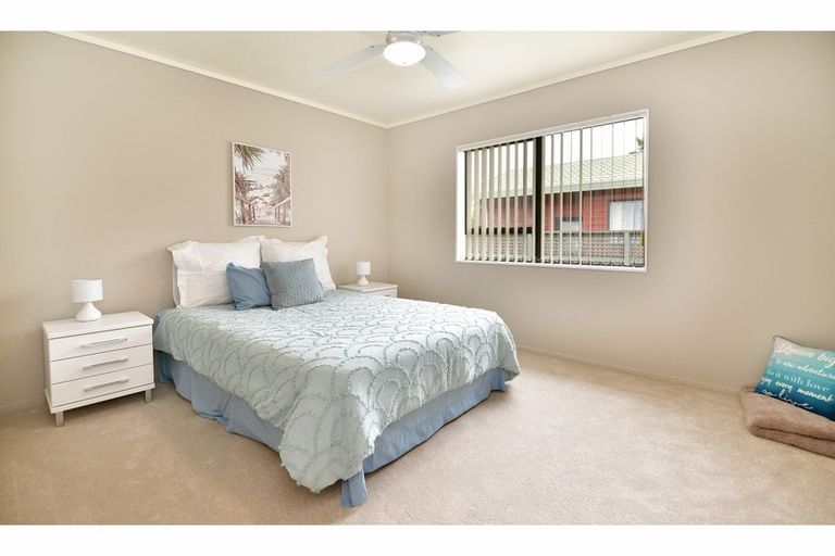 Photo of property in 2/28 Lakeside Drive, Orewa, 0931