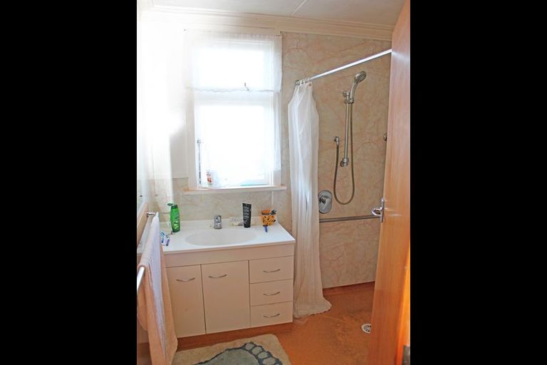 Photo of property in 4 Burn Street, Holmes Hill, Oamaru, 9401