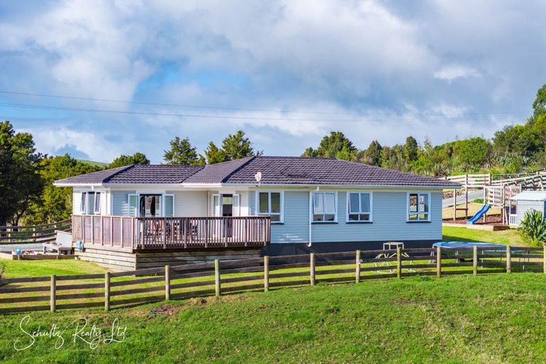 Photo of property in 194 Heatley Road, Whakapirau, Maungaturoto, 0583