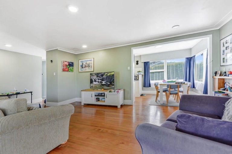 Photo of property in 44 Tudor Crescent, Chedworth, Hamilton, 3210