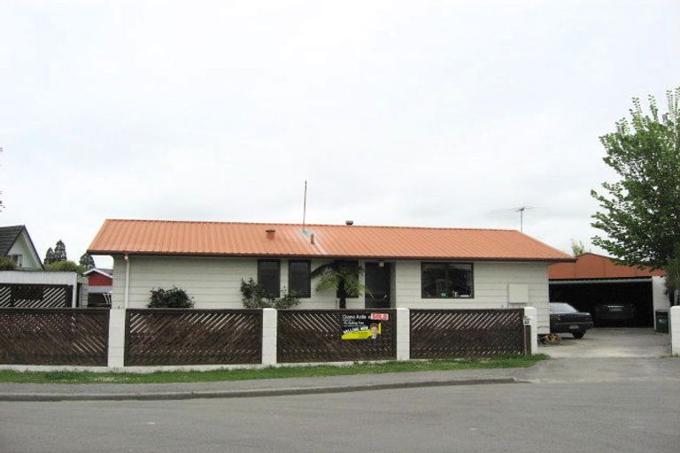 Photo of property in 14 Hegan Place, Rangiora, 7400