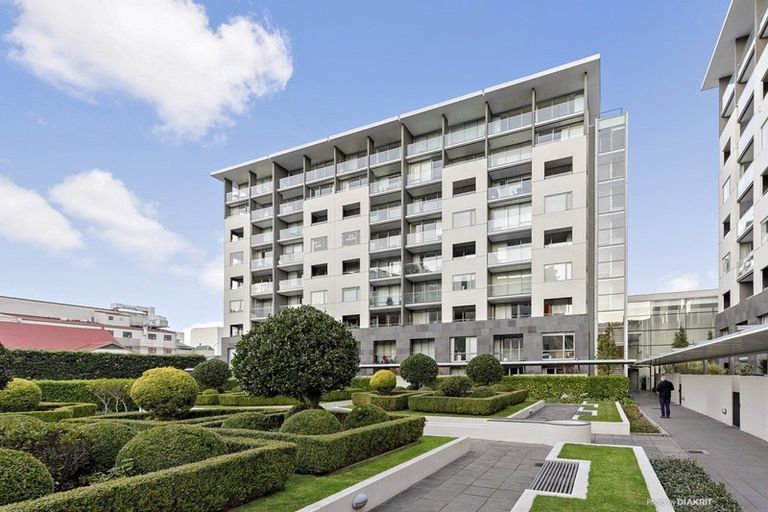 Photo of property in Sanctum Apartment, 10 Ebor Street, Te Aro, Wellington, 6011