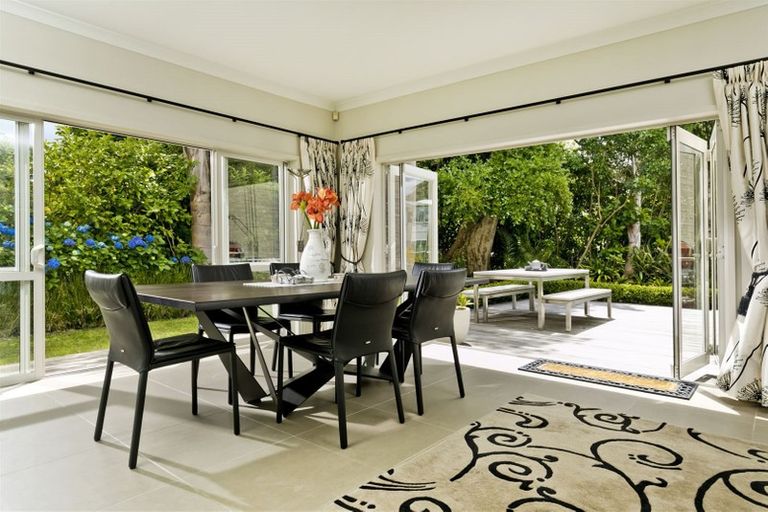 Photo of property in 6 Puriri Boulevard, Orewa, 0931