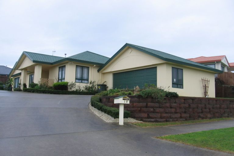 Photo of property in 19 Logan Way, Kelvin Grove, Palmerston North, 4414