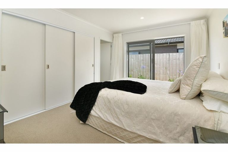 Photo of property in 43b Doment Crescent, Orewa, 0931
