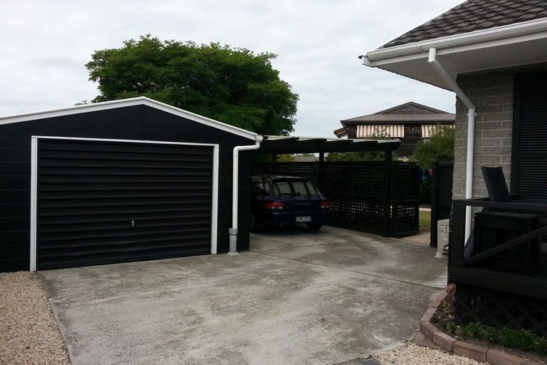 Photo of property in 278 Lake Terrace Road, Shirley, Christchurch, 8061