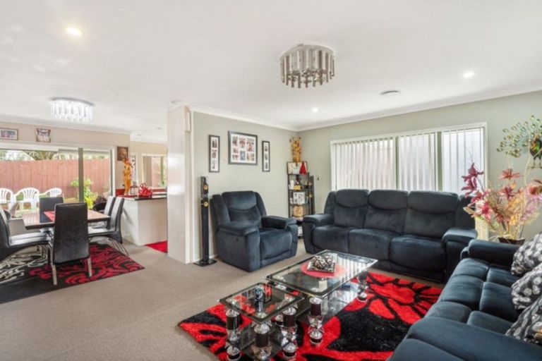 Photo of property in 2/27 Wai Iti Place, Clendon Park, Auckland, 2103