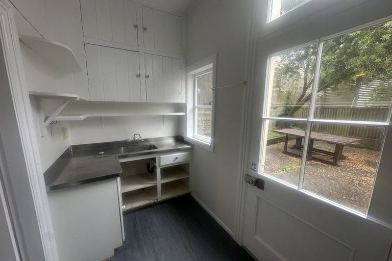 Photo of property in 68 Thompson Street, Mount Cook, Wellington, 6011