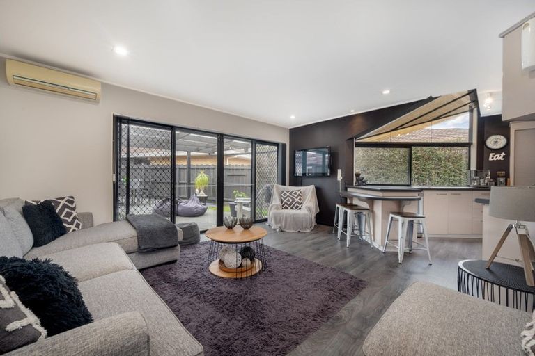 Photo of property in 16 Britannia Place, Half Moon Bay, Auckland, 2012