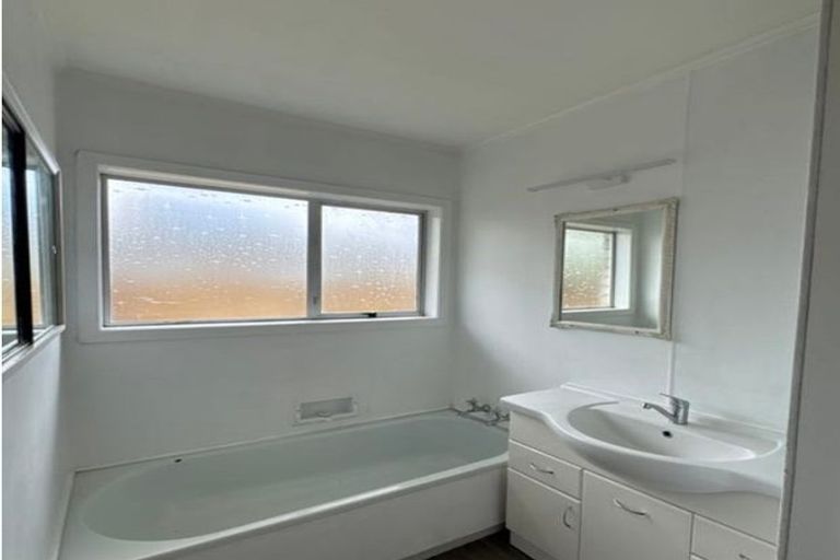 Photo of property in 6a Sandleigh Road, Hamilton Lake, Hamilton, 3204