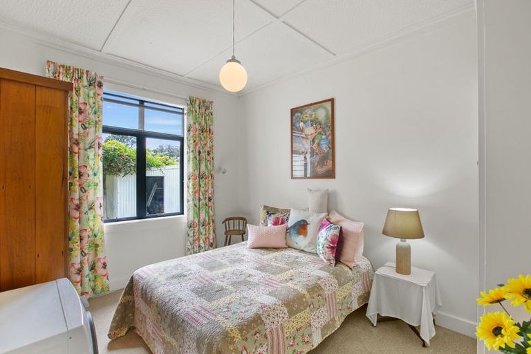 Photo of property in 10 Hoyle Place, New Plymouth, 4310