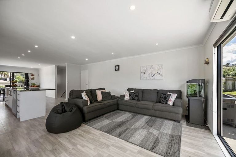 Photo of property in 3 Ambassador Glade, Orewa, 0931