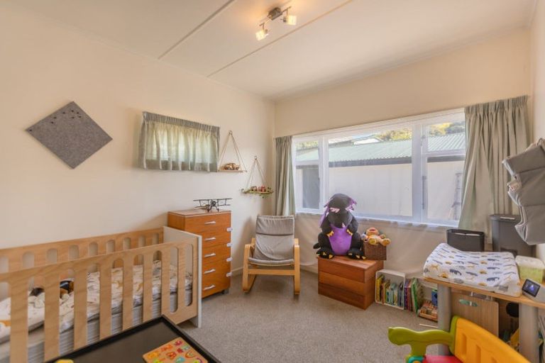 Photo of property in 20 Domain Road, Waipawa, 4210