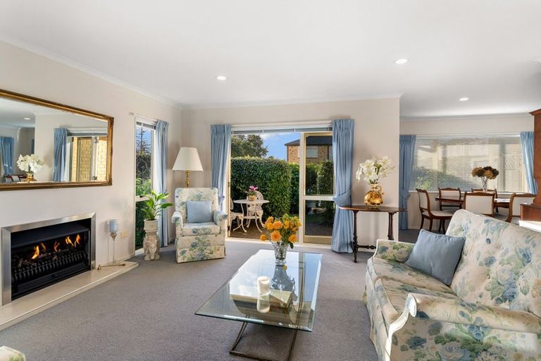 Photo of property in 1 Zara Court, Flat Bush, Auckland, 2016