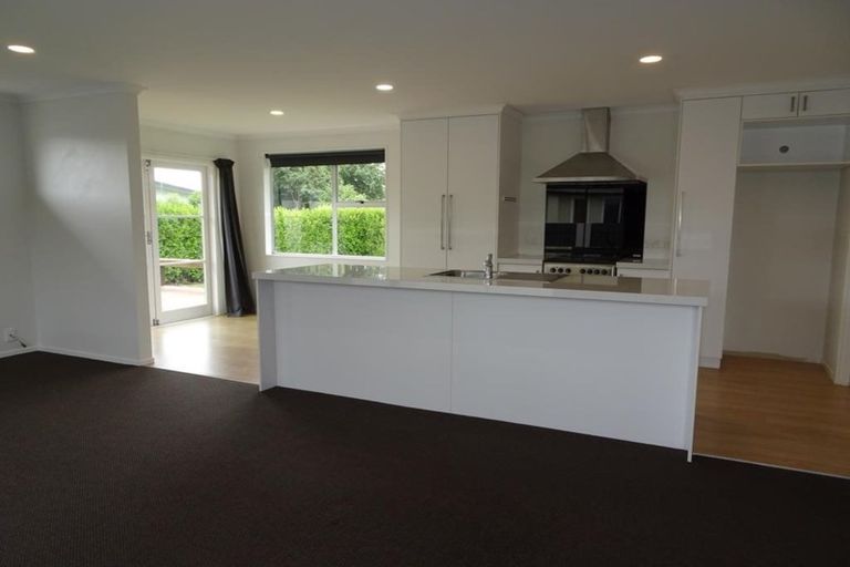 Photo of property in 37 Trigg Crescent, Taradale, Napier, 4112