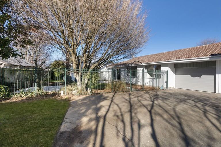 Photo of property in 69b Aorangi Road, Bryndwr, Christchurch, 8053