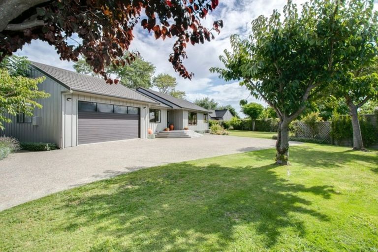 Photo of property in 18 Airini Road, Waimarama, Havelock North, 4294