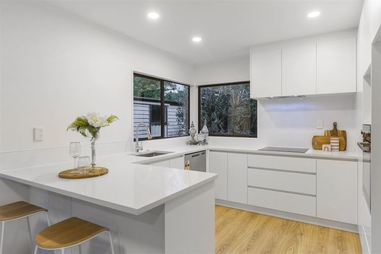 Photo of property in 1/13 Pinewood Grove, Botany Downs, Auckland, 2010