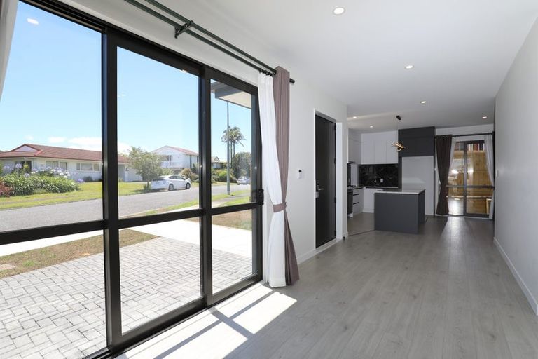 Photo of property in 58a Sorrel Crescent, Bucklands Beach, Auckland, 2012