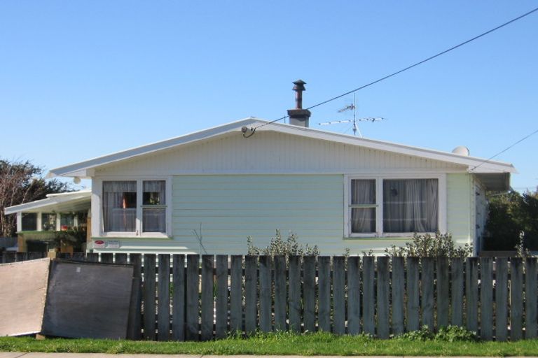 Photo of property in 35 Daniell Street, Featherston, 5710