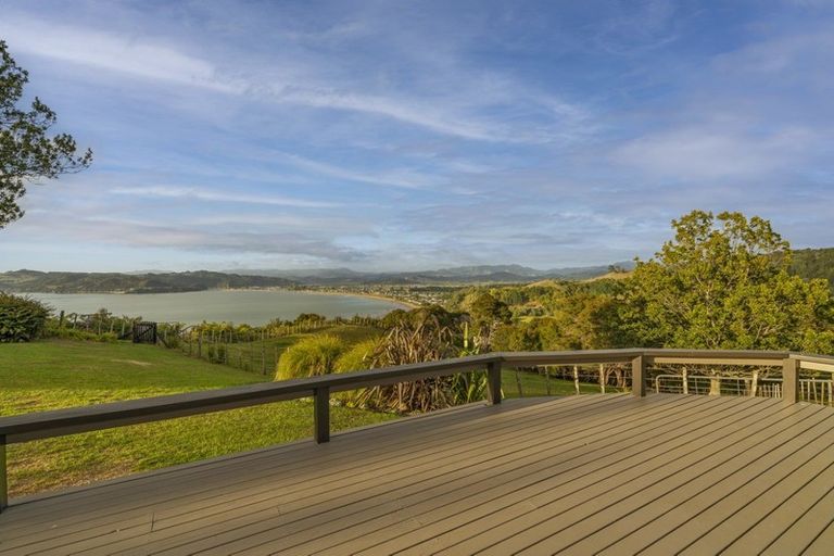 Photo of property in 2a Pohutukawa Grove, Whitianga, 3510