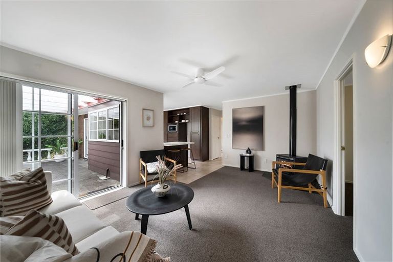 Photo of property in 19 Palomino Drive, Henderson, Auckland, 0612