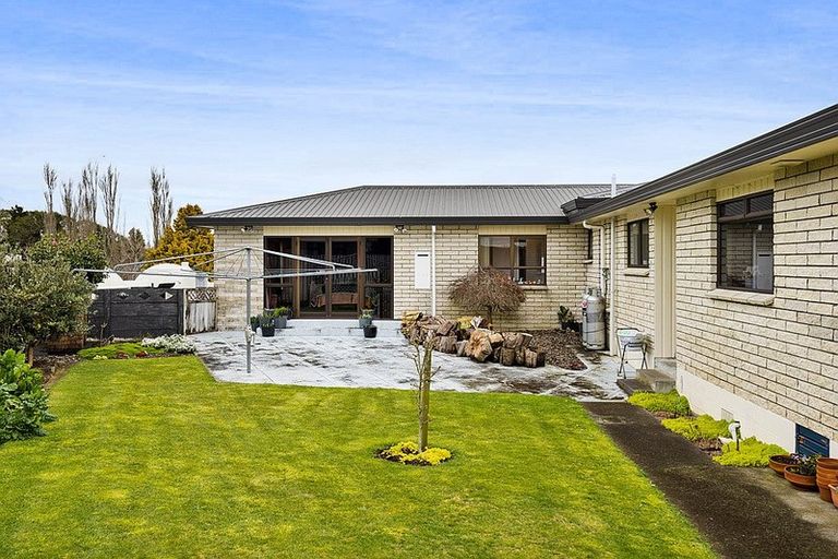 Photo of property in 20 Chartwell Drive, Eltham, 4322