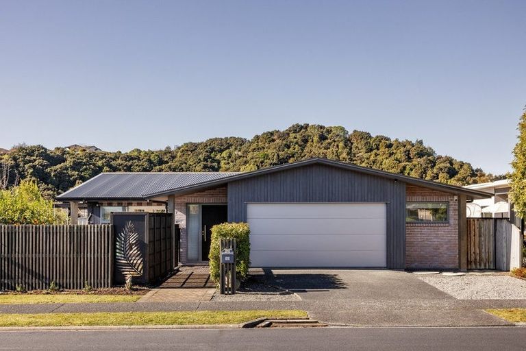 Photo of property in 33 Landing Drive, Pyes Pa, Tauranga, 3112