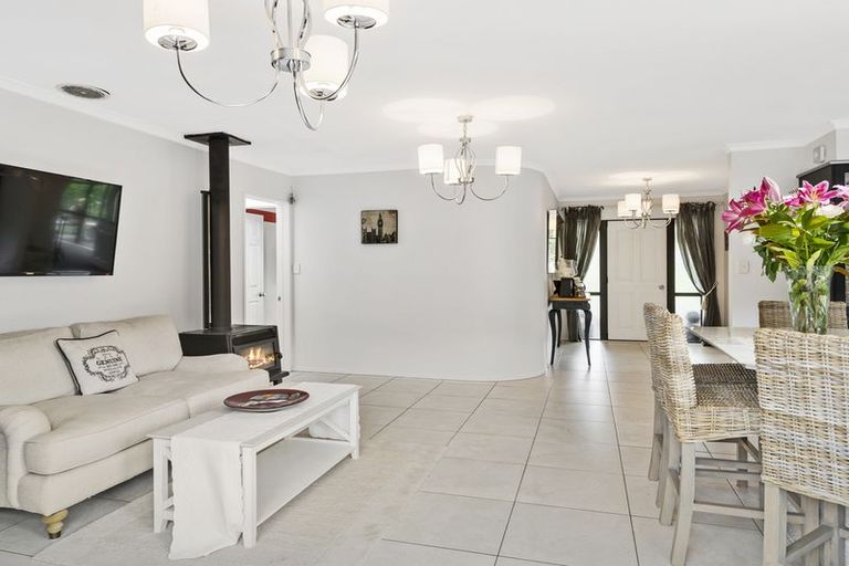 Photo of property in 10 Roger Guy Place, Welcome Bay, Tauranga, 3175