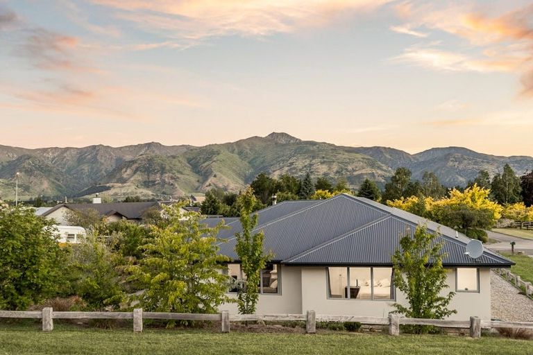 Photo of property in 39 Nichol Street, Lake Hawea, Wanaka, 9382